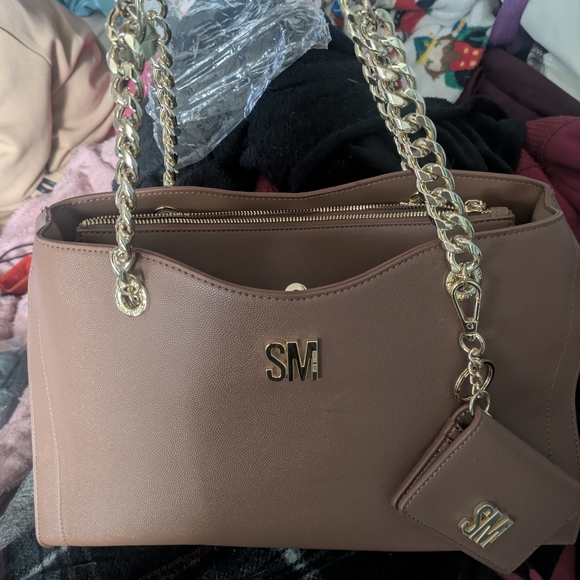 Steve Madden Handbags - Women's Tan Shoulder Bag with Gold Chain